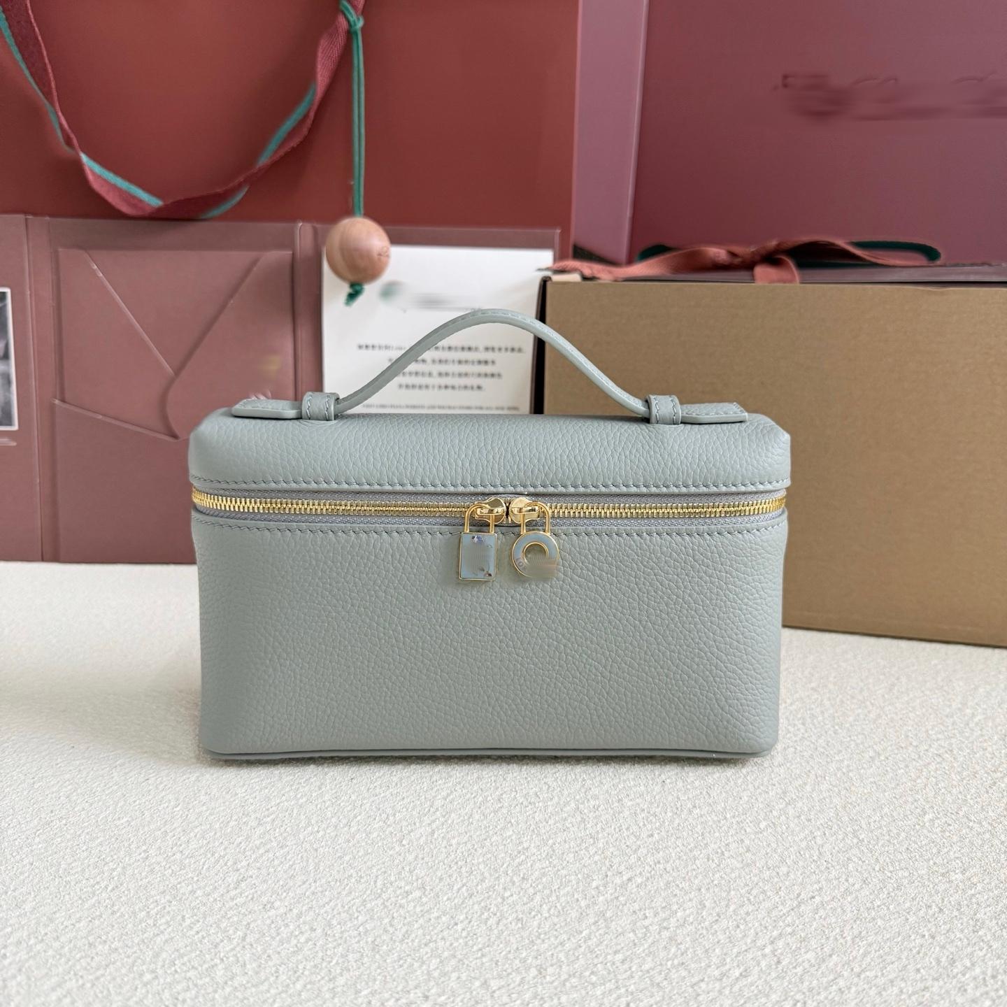 LP19 Bean Grey Green/Limited by Qixi Festival Hammer patterned cowhide Extra Pocket