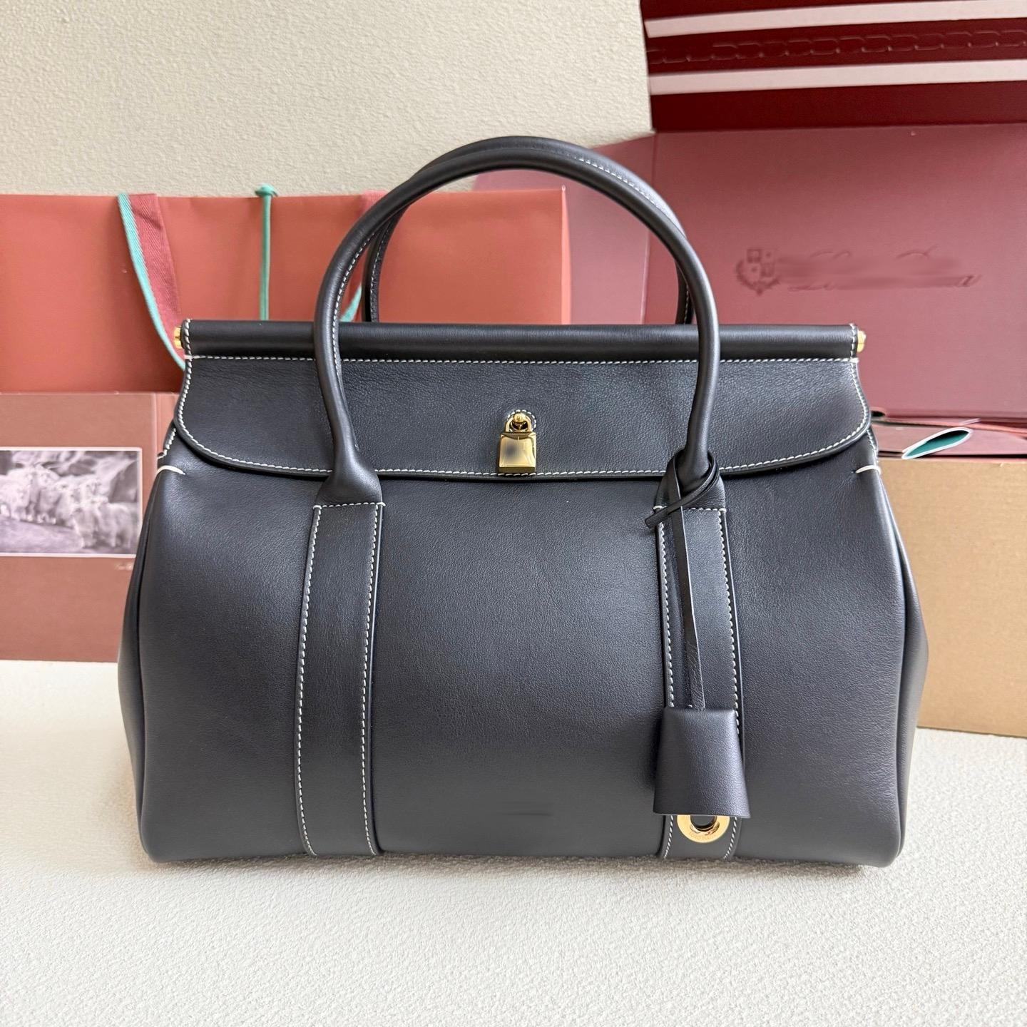 LP Black plain weave LOOM 32Medium handbag