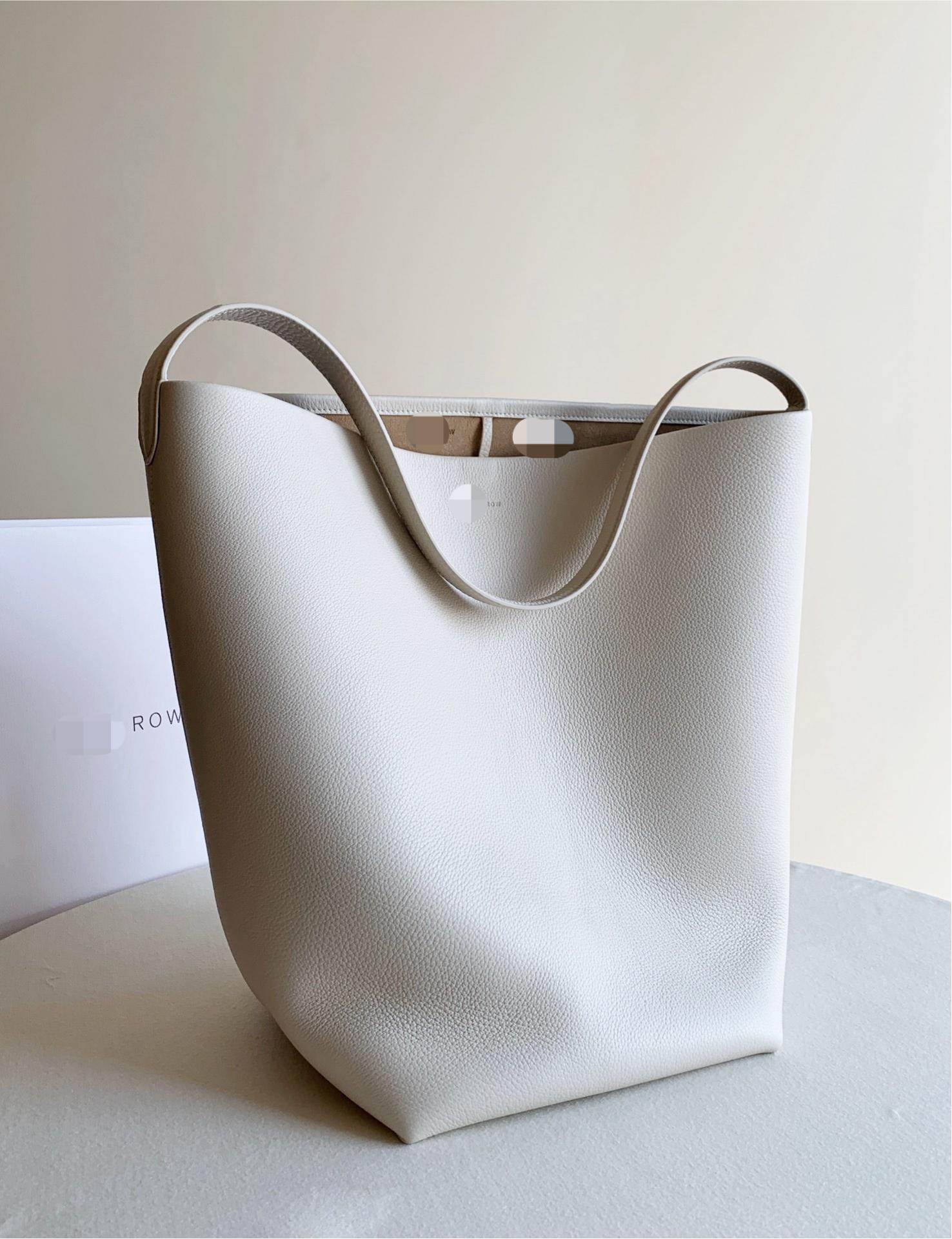 Row Park Tote large size white bucket bag