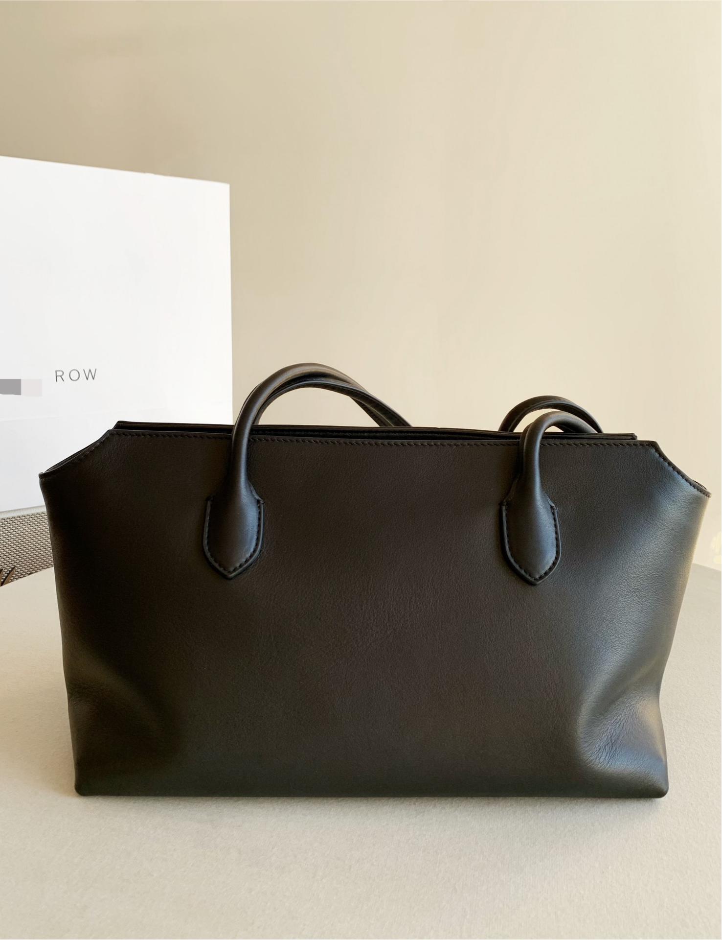 Row Terrasse Black Silver